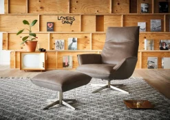 Hocker Isira