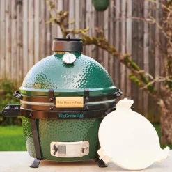 Holzkohlegrill Set. Big Green Egg Minimax