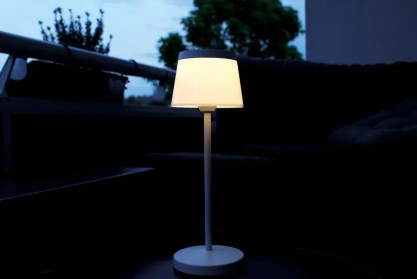 LED-Akkutischleuchte Eva