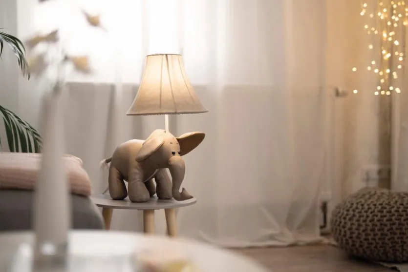 LED-Tischleuchte Bobby der Elefant